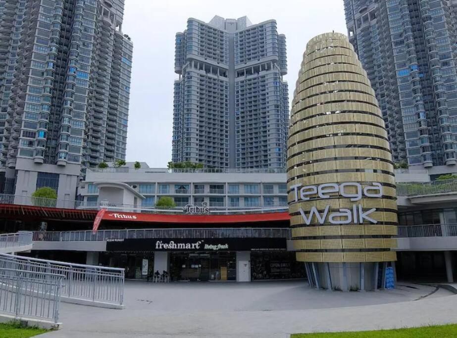 Teega Suites Seaview By Vdo Homestay Nusajaya  Kültér fotó
