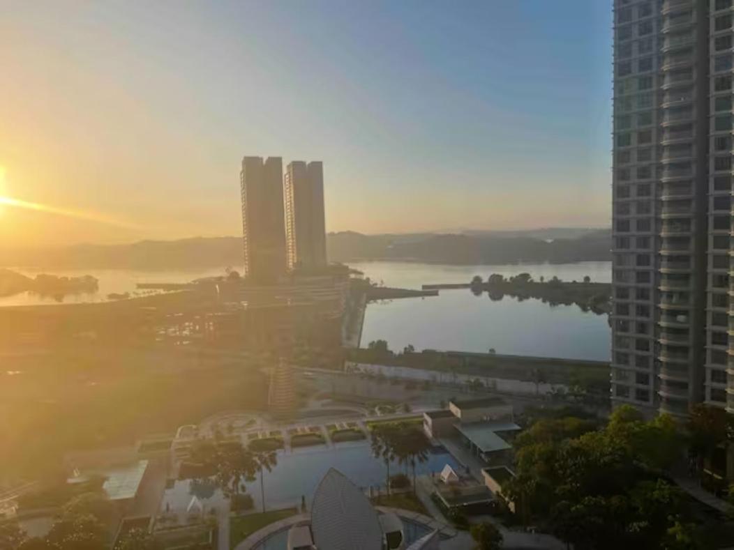 Teega Suites Seaview By Vdo Homestay Nusajaya  Kültér fotó